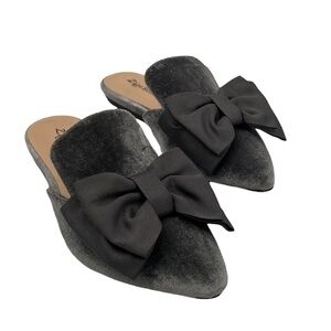 Zigi Soho Gray Carlyne Velvet Bow Mule Pointed Toe Slides Size 7 Women’s